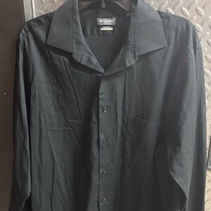 Van Heusen Men's Classic Black Dress Shirt